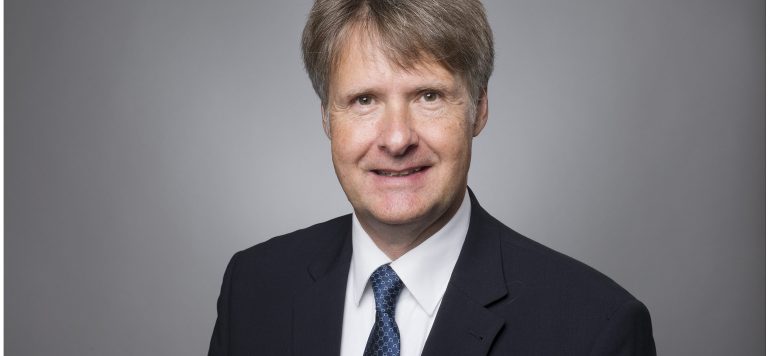 Dr. Achim Gast verstärkt DELTACON Executive Search